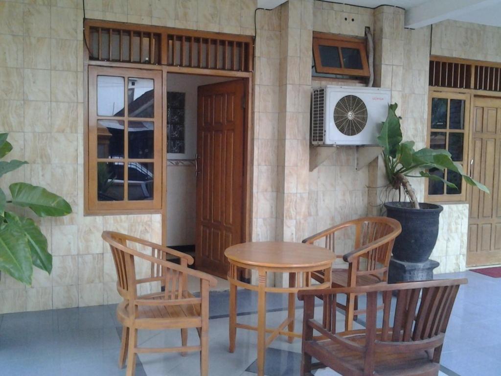Hotel Wisma Djaja Syariah Bojonegoro Room photo